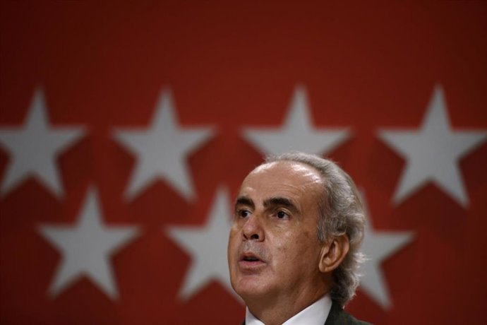 Archivo - El consejero de Sanidad de la Comunidad de Madrid, Enrique Ruiz Escudero