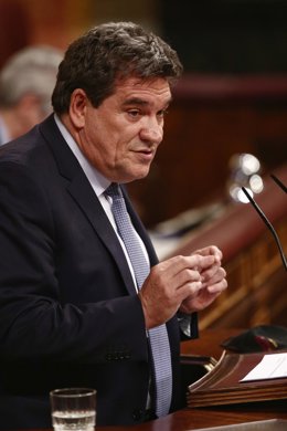 Archivo - El ministro de Inclusión, Seguridad Social y Migraciones, José Luis Escrivá