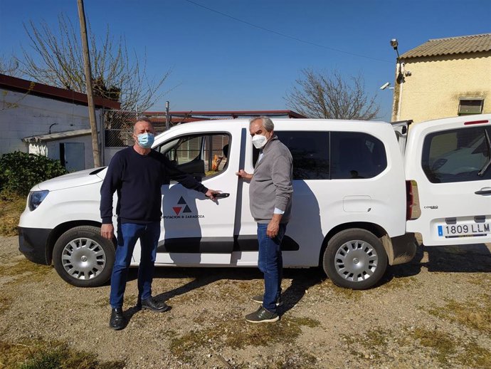 El centro de protección de la DPZ incorpora un nuevo vehículo de recogida de perros.