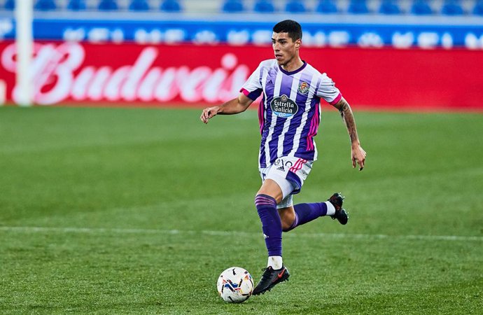 Archivo - Olaza of Real Valladolid CF during the Spanish league, La Liga Santander, football match played between Deportivo Alaves and Real Valladolid CF at Mendizorroza stadium on February 5, 2021 in Vitoria, Spain.