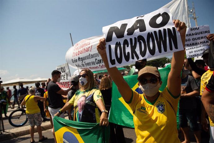 Manifestación celebrada en Río de Janeiro a favor del presidente de Brasil, Jair Bolsonaro, y en contra de las restricciones contra el coronavirus.