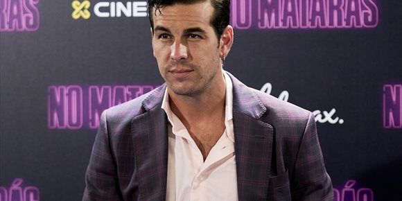 4. Primera imagen de Mario Casas en el regreso de Los hombres de Paco