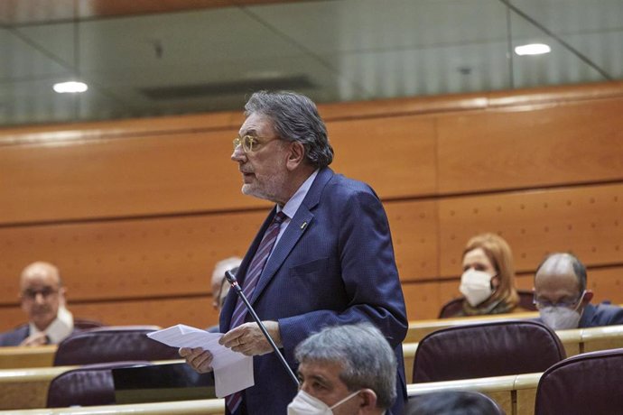 Archivo - El portavoz del grupo parlamentario nacionalista en el Senado, Josep Lluís Cleries i Gonzlez durante una sesión de control al Gobierno en el Senado, en Madrid (España), a 2 de febrero de 2021. 
