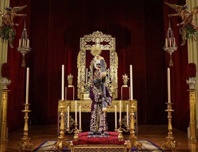 Altar extraordinario de la hermandad de Los Gitanos para la Semana Santa