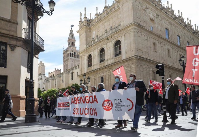 Manifestacion de Trabajadores de Abengoa en el centro de la ciudad de Sevilla. Imagen de archivo.