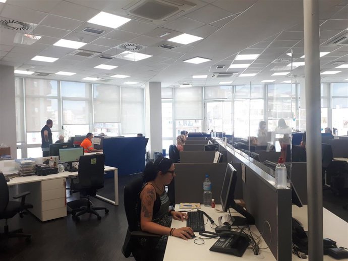 Archivo - El Servicio Local de Teleasistencia de Barcelona