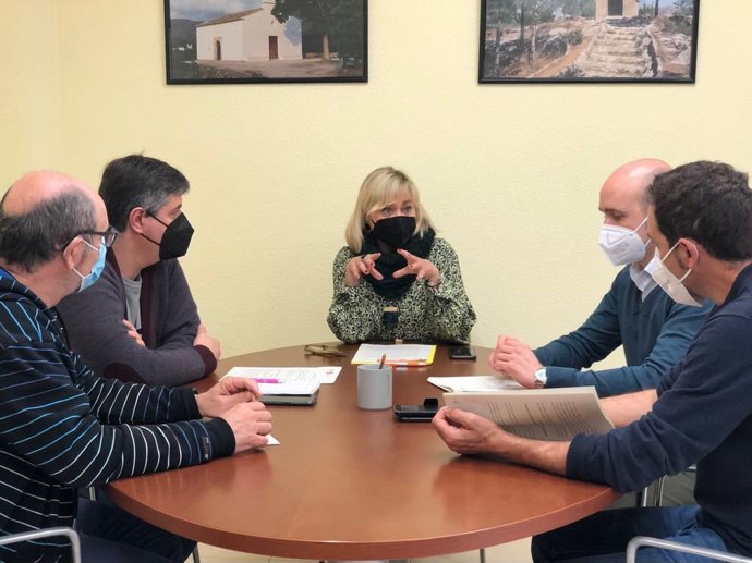 La diputada de Compromís Nathalie Torres es reuneix amb els alcaldes de la Valldigna
