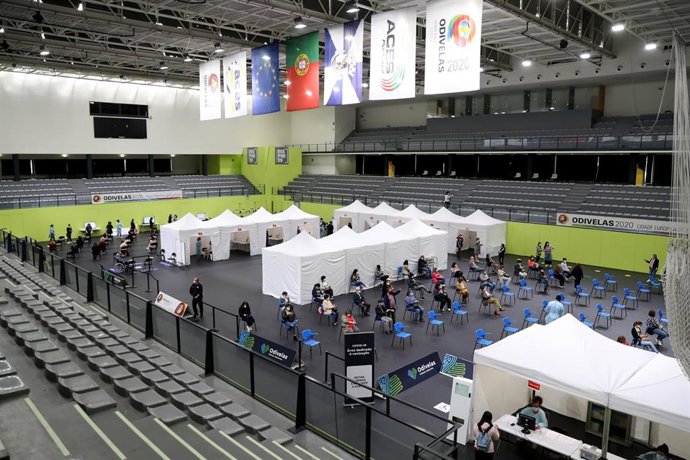 Centro de vacunación en Lisboa.