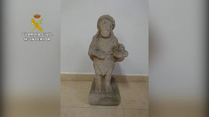 Escultura de San Juan Bautista localizada por la Guardia Civil tras su robo