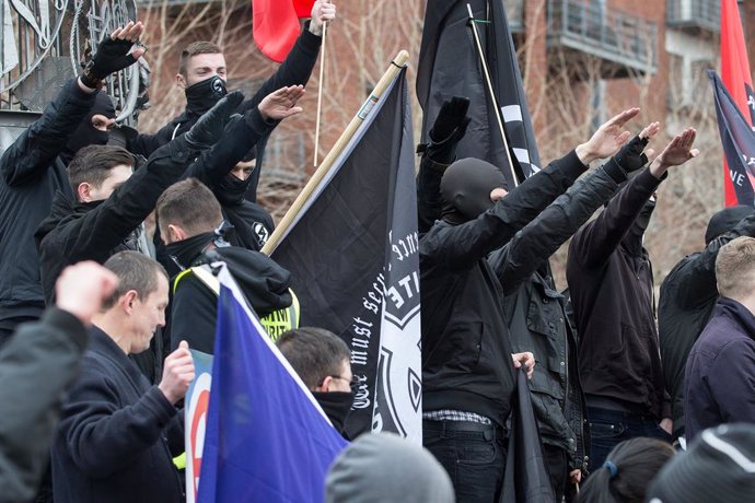 Un grupo fascistas durante una concentración en Newcastle, en el norte de Inglaterra.
