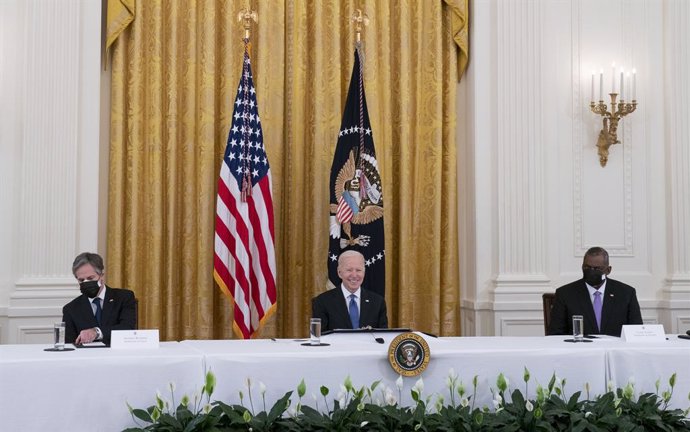 El presidente de EEUU, Joe Biden, en su primera reunión ministerial junto a los secretarios de Estado, Antony Blinken; y de Defensa, Lloyd Austin.
