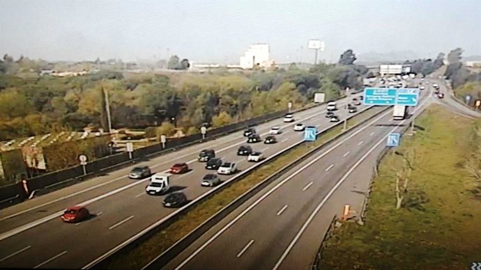 Imatge d'una carretera a Catalunya en la segona fase de sortida per Setmana Santa