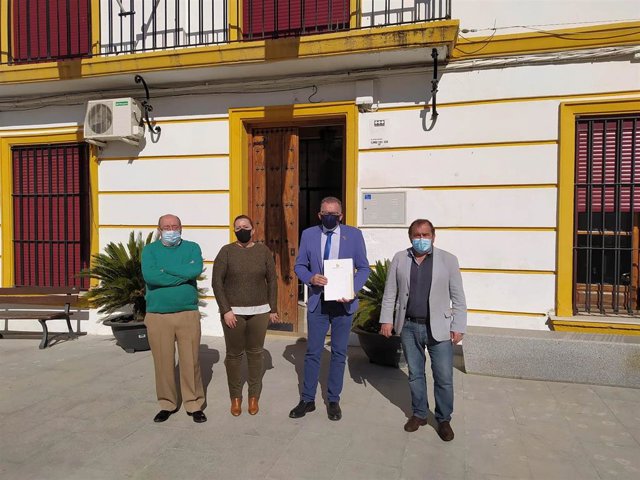 Valenzuela cuenta ya con un alumbrado exterior "más sostenible" que le permitirá "un ahorro del 64%".