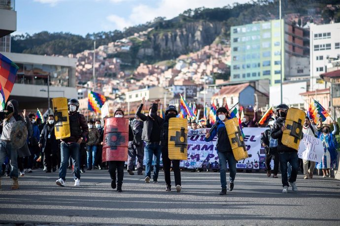 18 March 2021, Bolivia, La Paz: People take part in a pro-government rally demanding the conviction of former interim president Jeanine Anez and her ministers, who were arrested as part of investigations into the forced departure of President Morales at