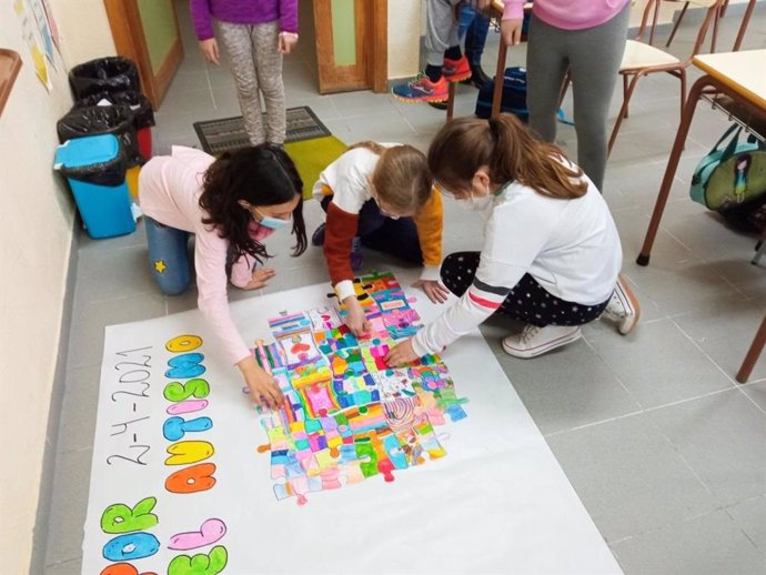 Un total de 47 centros educativos de Castilla-La Mancha han participado en la iniciativa 'Piezas por el autismo'.