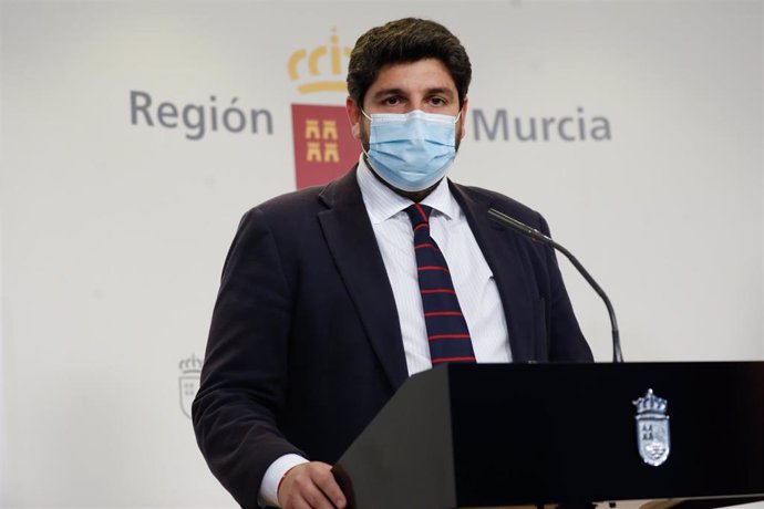El presidente del Gobiero regional, Fernando López Miras, en la rueda de prensa tras la moción de censura