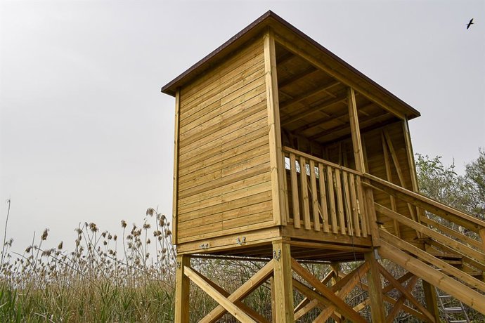 Observatorio para aves en humedales de la localidad