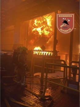Incendio en una empresa de Alicante