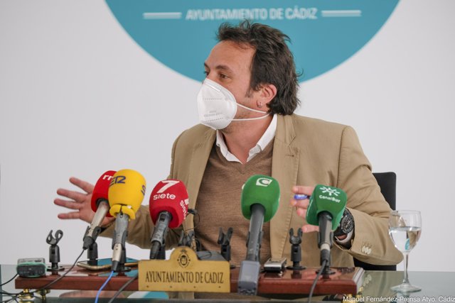El alcalde de Cádiz en rueda de prensa