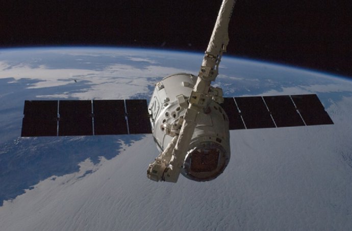 Archivo - Nave Dragón de transporte a la EEI