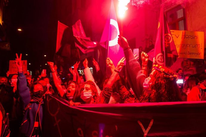 Manifestaciones durante el Día de la Mujer en Estambul (Turquía)