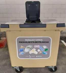 Archivo - Contenedor de pañales y otros residuos