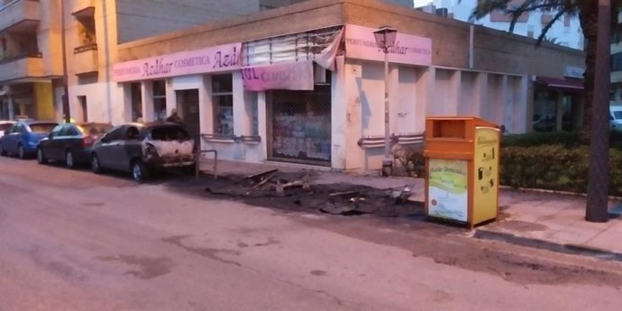 Contenedores quemados.