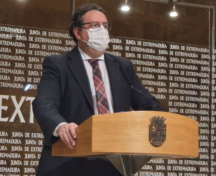 El vicepresidente segundo y consejero de Sanidad, José María Vergeles, en una imagen de archivo.