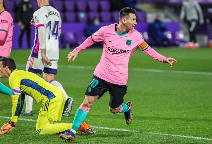 Archivo - Lionel Messi of FC Barcelona celebrates a goal during La Liga football match played between Real Valladolid and FC Barcelona at Jose Zorrilla stadium on December 22, 2020 in Valladolid, Spain.