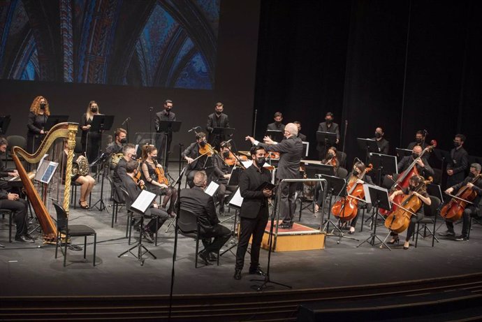 La Orquesta Ciudad de Almería ofrece un repertorio de música sacra en el auditorio Maestro Padilla