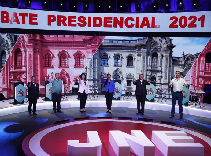 Archivo - Debate entre los candidatos a la Presidencia de Perú
