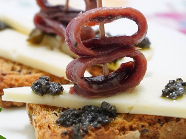 La anchoa es un alimento tan delicioso como versátil