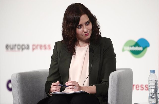 La presidenta de la Comunidad de Madrid y candidata en las elecciones del 4 de mayo en la región, Isabel Díaz Ayuso, interviene en un Desayuno Informativo de Europa Press, en Madrid, (España), a 5 de abril de 2021. 