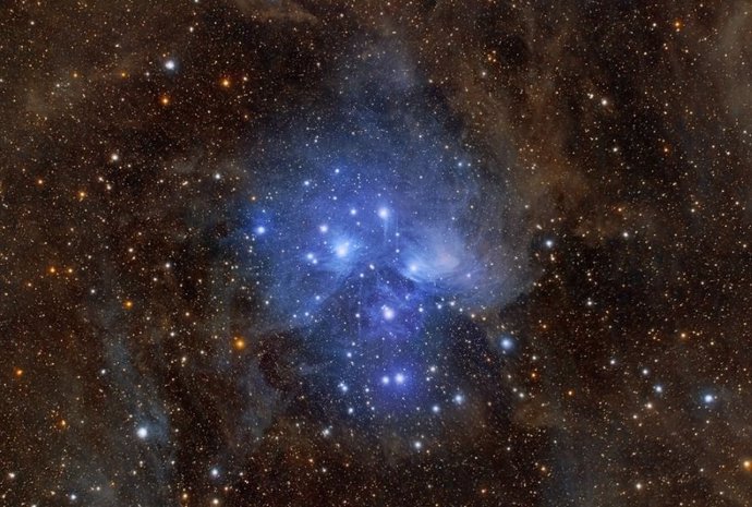 Polvo estelar en Pleiades (M45)