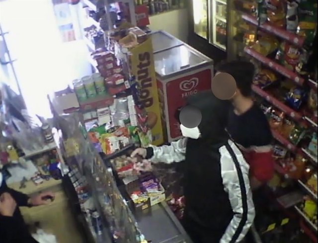 Foto atraco a un comercio de Villanueva