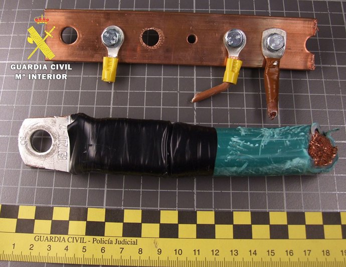 Material intervenido al presunto autor de la sustracción de cobre en un edificio en construcción en La Bureba.