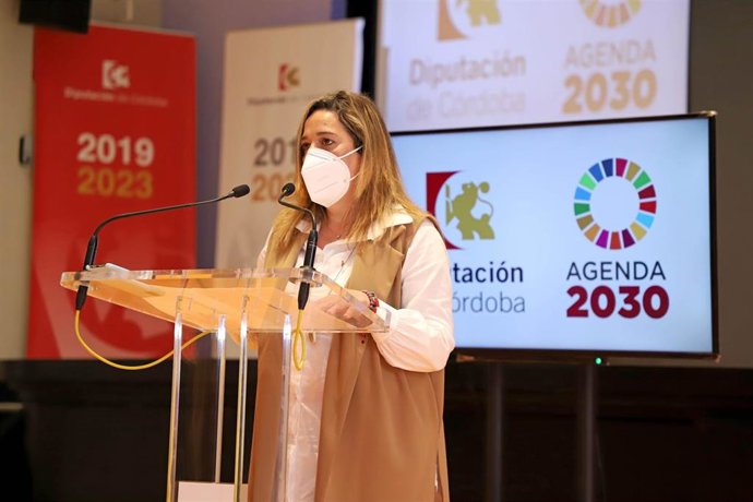 La presidenta de la Fundación Provincial de Artes Plásticas Rafael Botí, Salud Navajas