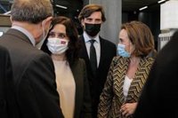 Ayuso no se confía porque "por poco se puede perder la libertad" pero duda de una encuesta de un gobierno del PSOE