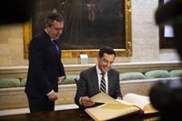 Moreno augura que Juan Espadas será un "gran adversario" para la Junta "si es el candidato" del PSOE-A