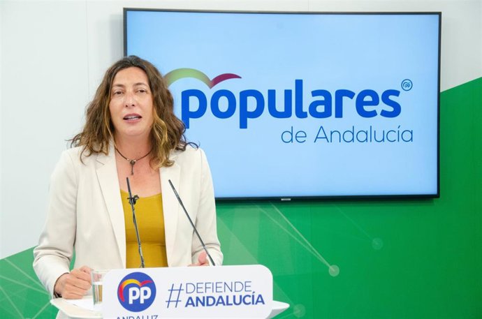 La secretaria general del PP-A, Loles López, este lunes en rueda de prensa.