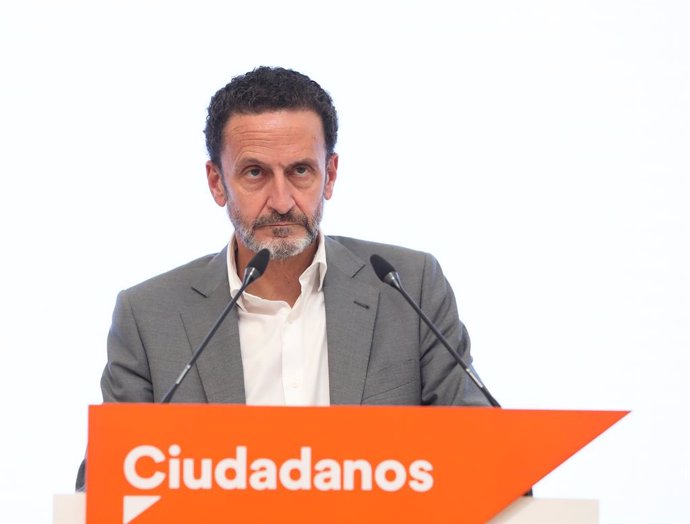 El candidato de Ciudadanos (Cs) a la Presidencia de la Comunidad de Madrid, Edmundo Bal, interviene durante una rueda de prensa tras la reunión del Comité Permanente del Partido, a 5 de abril de 2021, en Madrid (España). Cs ha reunido a su Comité Perman