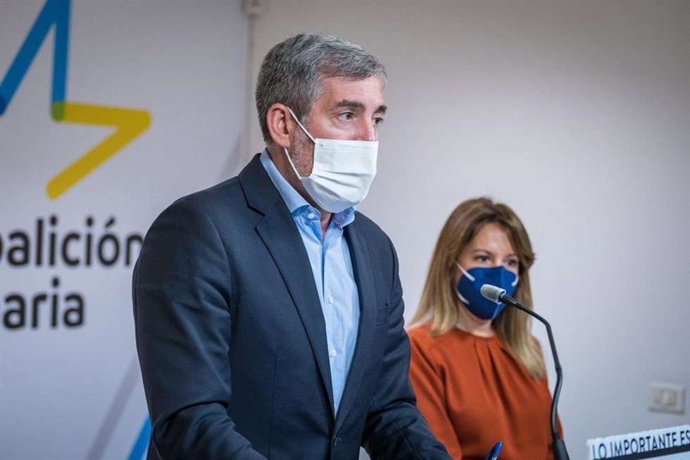 El secretario general nacional de CC-PNC, Fernando Clavijo, y la diputada Rosa Dávila
