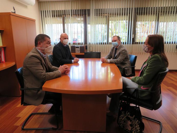 Reunión en la Delegación de Empleo sobre la metodología para la detección de necesidades formativas de Huelva.