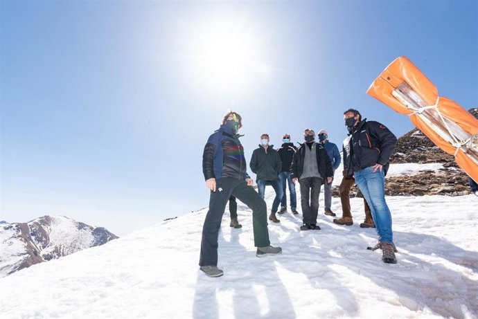 El conseller Ramon Tremosa, el president de FGC, Ricard Font, el director de Boí Taüll, Xavier González y el director de Serveis Territorials de Empresa y Conocimiento en Lleida, Ramon Alturo, en una visita a la estación de esquí Boí Taüll