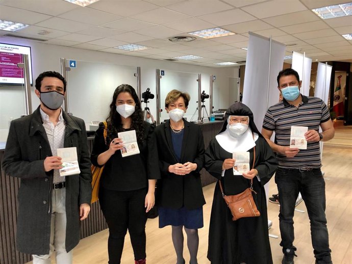 Emisión de pasaportes de México en la Embajada en España