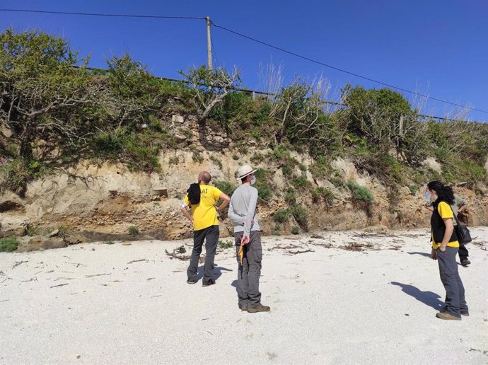 Un equipo de la UVigo inicia una intervención arqueológica en la factoría romana de salazón de la Illa de Ons