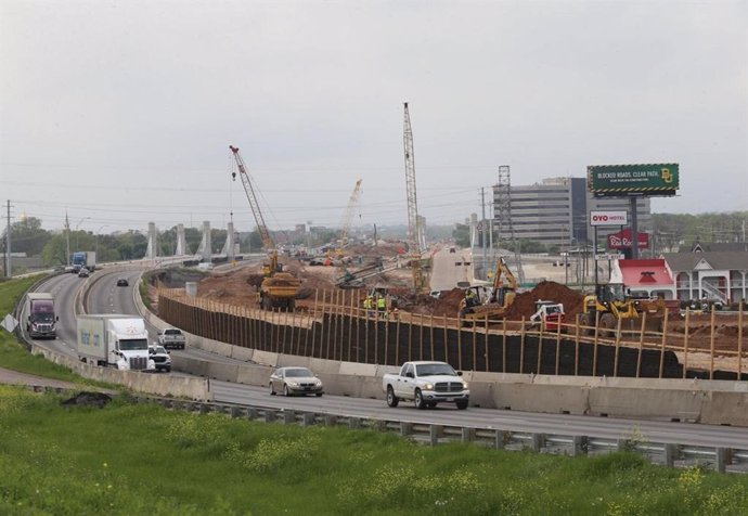 Obras de ampliación de una autopista en Estados Unidos
