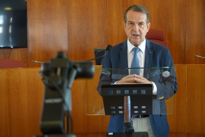 Archivo - El alcalde de Vigo, Abel Caballero, durante la rueda de prensa