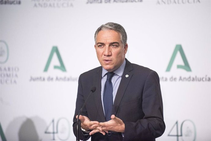 El consejero de la Presidencia, Administración Pública e Interior y portavoz del Gobierno andaluz, Elías Bendodo , en la rueda de prensa posterior a la reunión del Consejo de Gobierno. Sevilla a 30 de marzo del 2021 (Foto de archivo). 