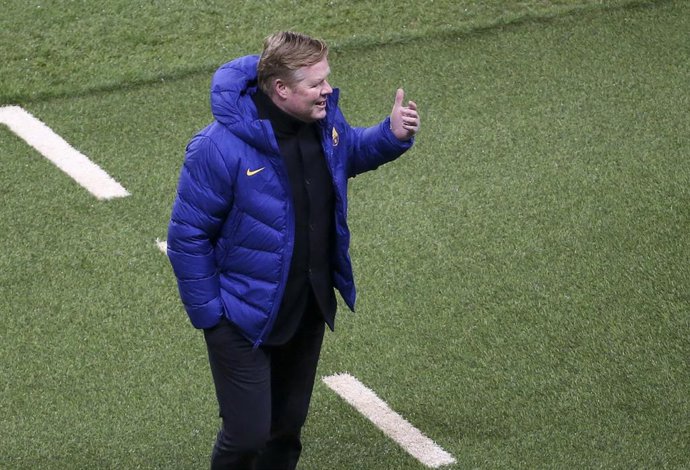 Ronald Koeman durante un partido del FC Barcelona